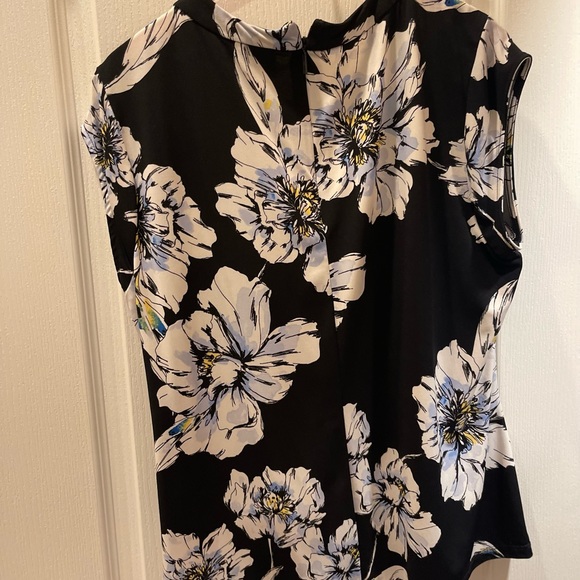 Polyester Top with bow size L - Picture 6 of 6